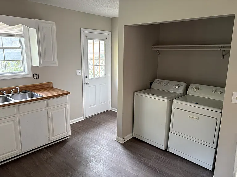 526 Whitener Dr — Photo 17