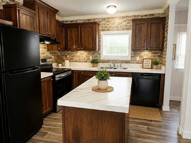 3 bed, 2.0 bath, 1120 sqft, $2,120 — Photo 4