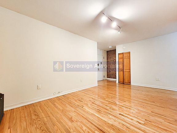 4th image of 79 Haven Ave #22A