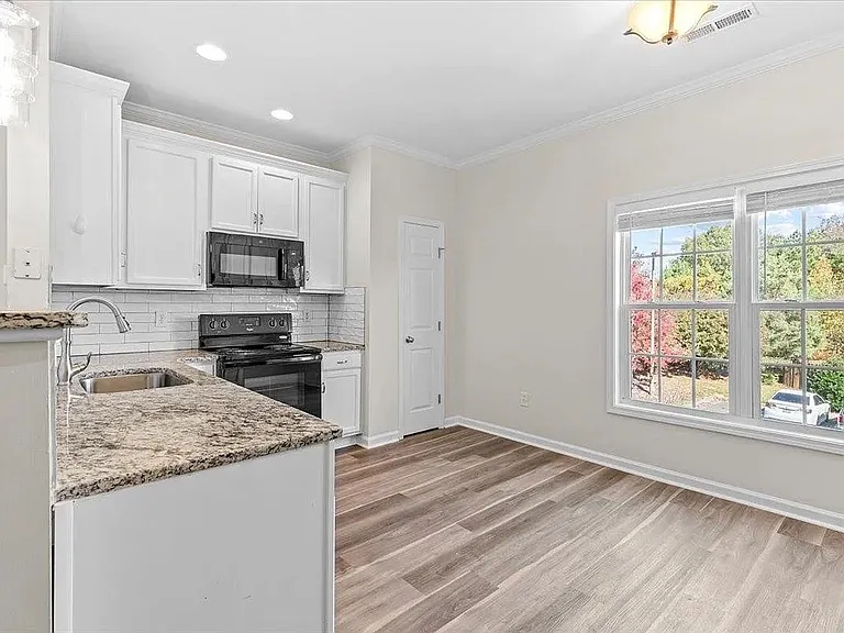 650 Ganyard Farm Way #8 — Photo 3