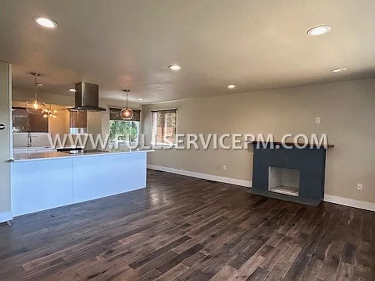 7412 Military Rd S — Photo 4