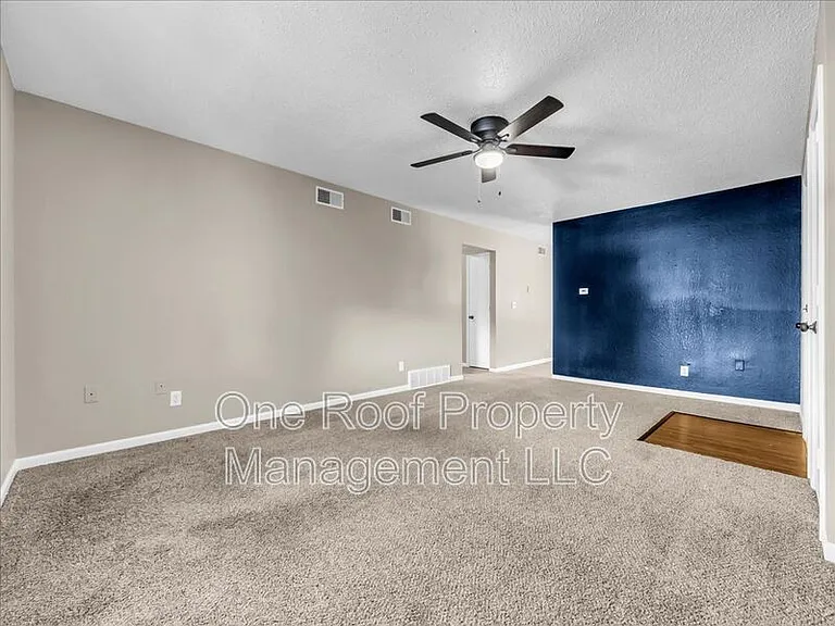 1909 Chateau Dr — Photo 9