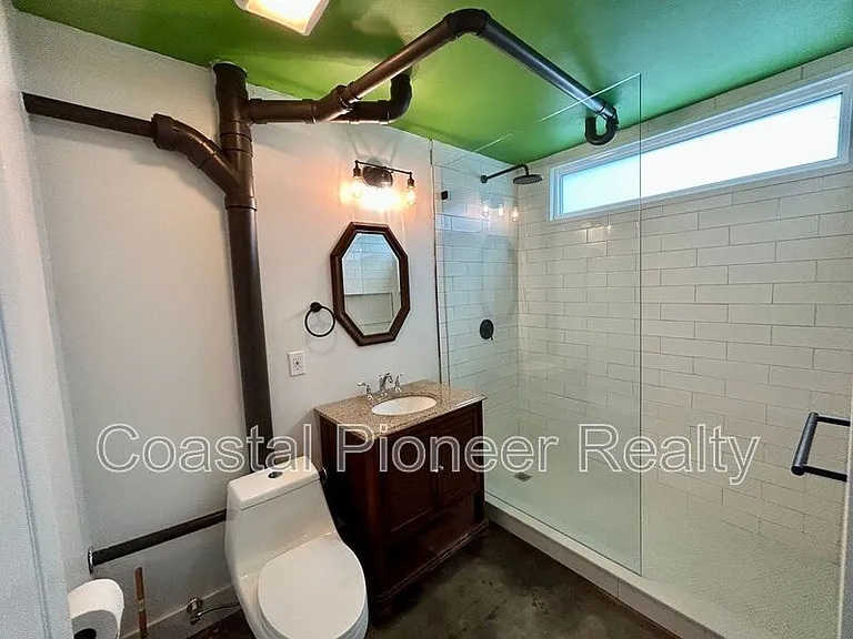 115 W Plymouth St #C — Photo 8