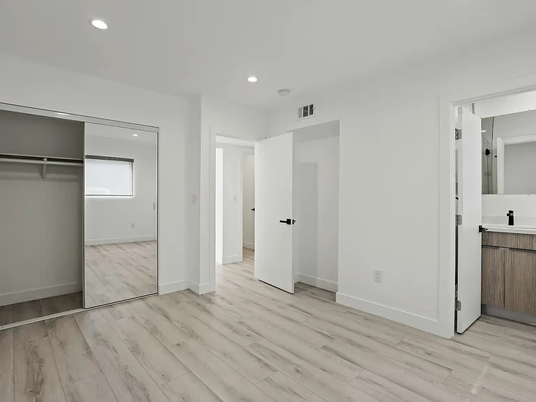 2034 S Garth Ave #1 — Photo 16