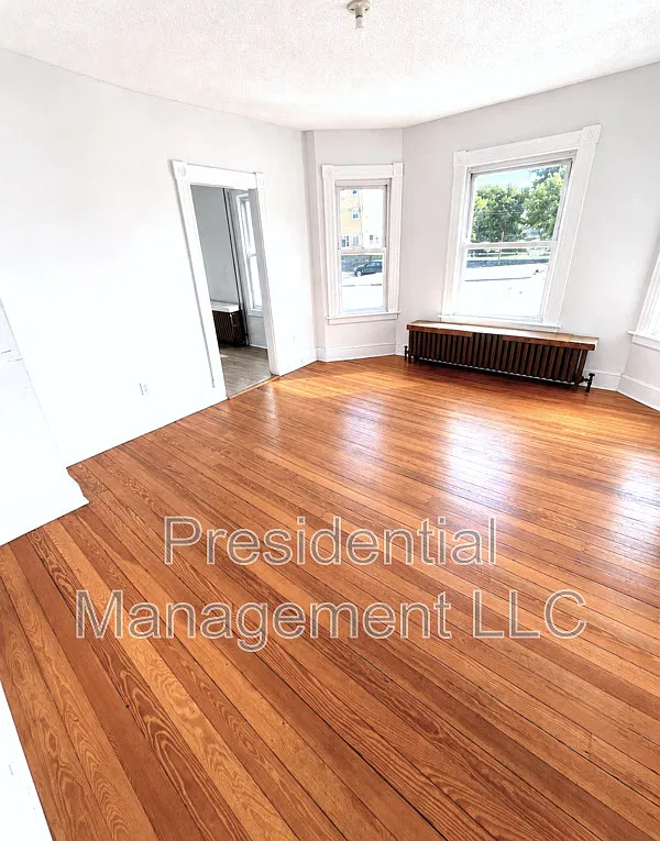 3 bed, 1.0 bath, $1,600 — Photo 3