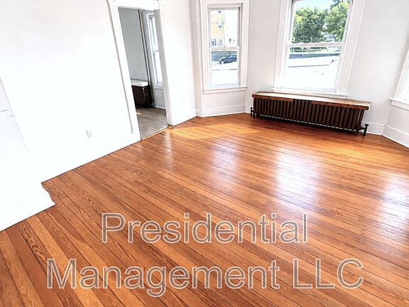 3rd image of 503 Baldwin St