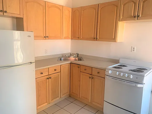 Rented by Dynamik Realty | media 14