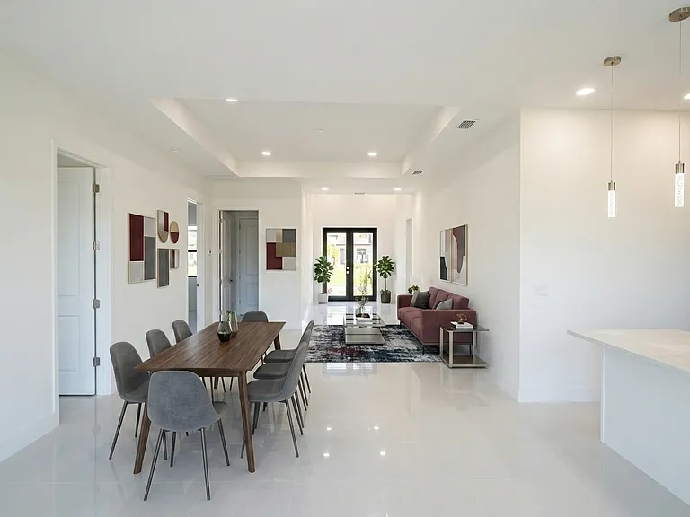 2726 NW 41st Pl — Photo 1
