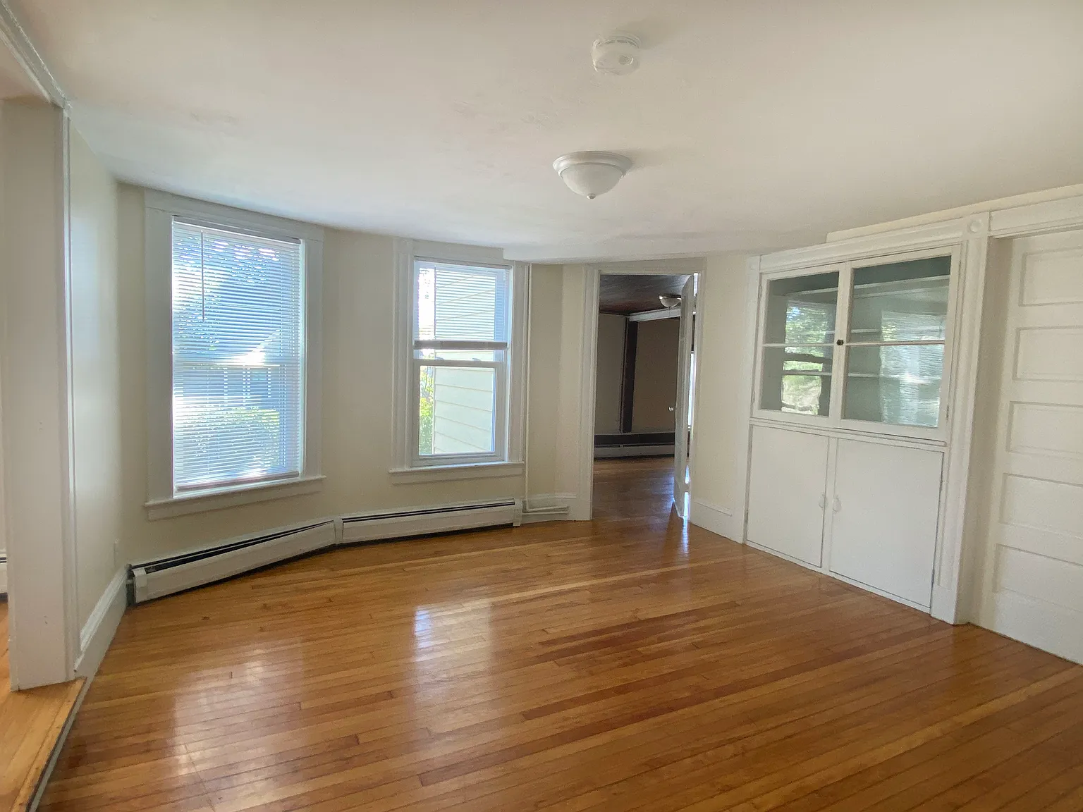 2 bed, 1000 sqft, $2,150 — Photo 4