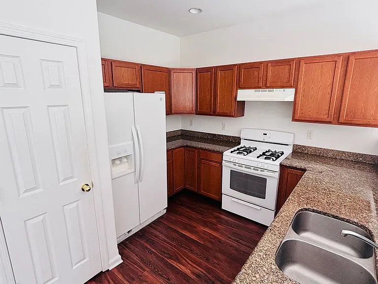 1011 King Way — Photo 39
