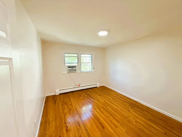 124 Hopkins Ave — Photo 7