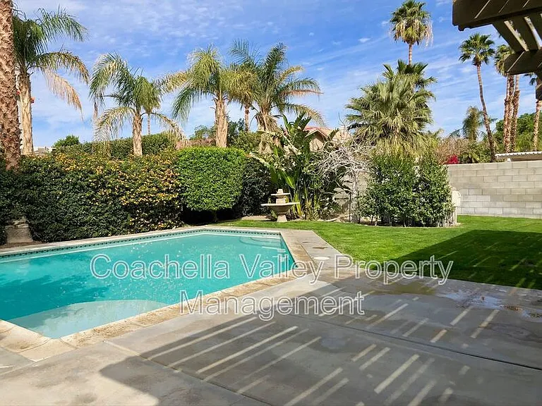 28431 Avenida Duquesa — Photo 4