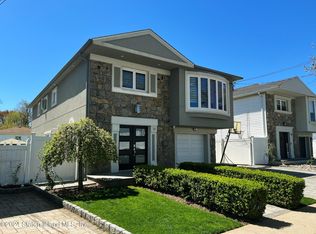 38 Sleepy Hollow Rd, Staten Island, NY 10314
