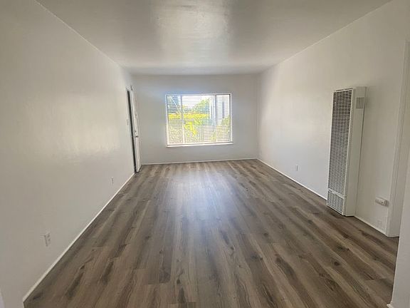3rd image of 2368 Eucalyptus Ave APT 6