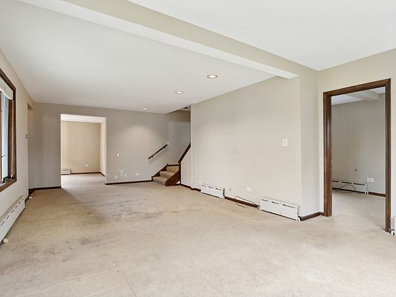 4th image of 9022 S Rockwell Ave