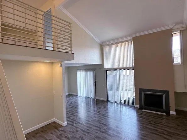 23215 Kimmore Ter, Santa Clarita, CA 91355