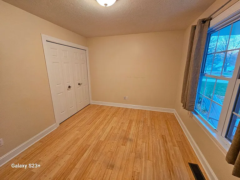 6169 Marteney Ave — Photo 9