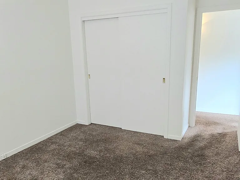 1358 Jefferson Ave — Photo 6