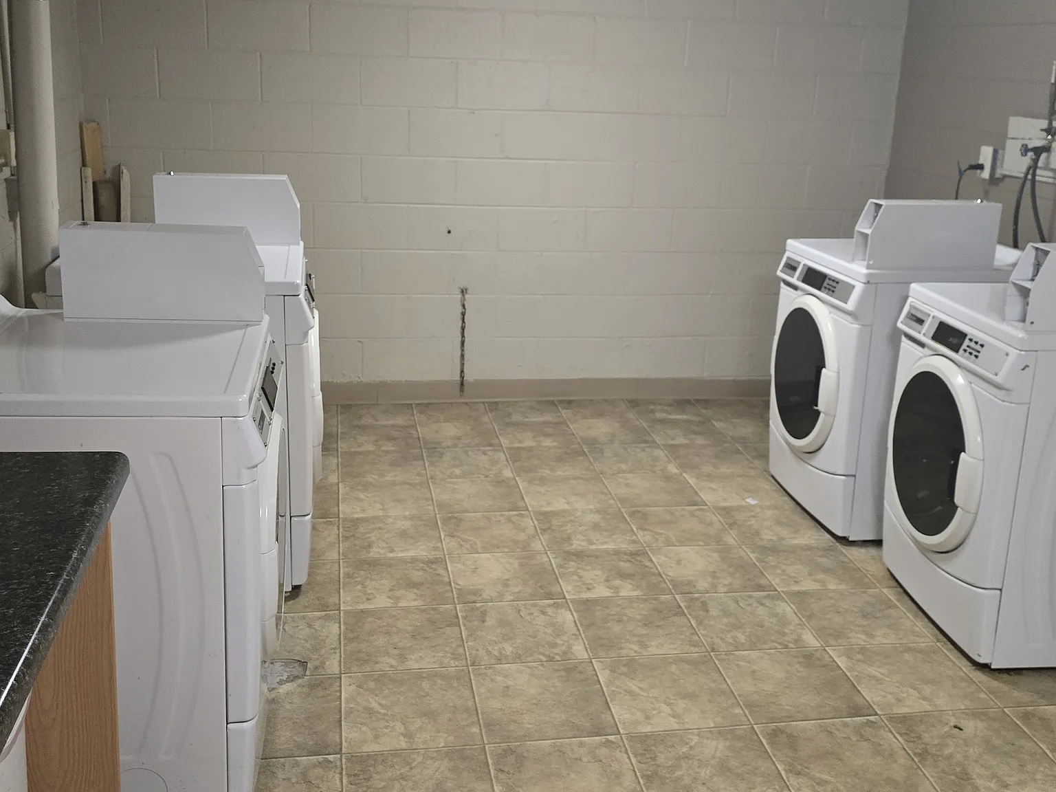 2 bed, 950 sqft, $1,200 — Photo 2