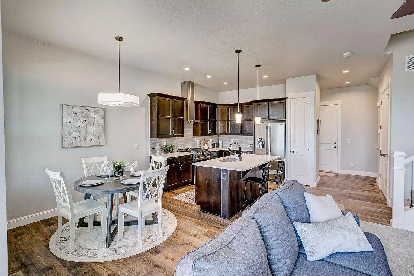 3 bed, 3.5 bath, 2367 sqft, $3,200 — Photo 1