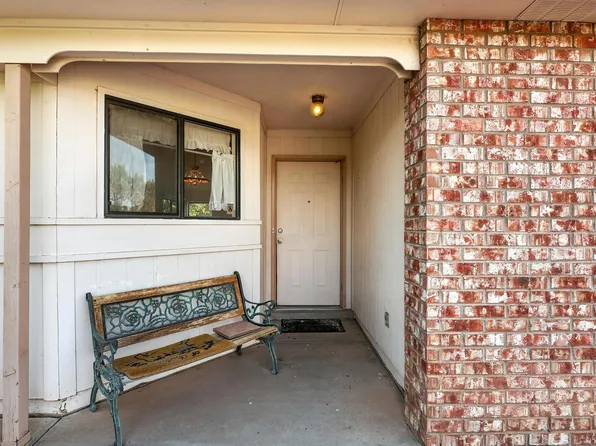 1913 Roanoke Dr NE, Rio Rancho, NM 87144