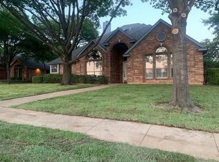 7336 Holiday Ln, North Richland Hills, TX 76182