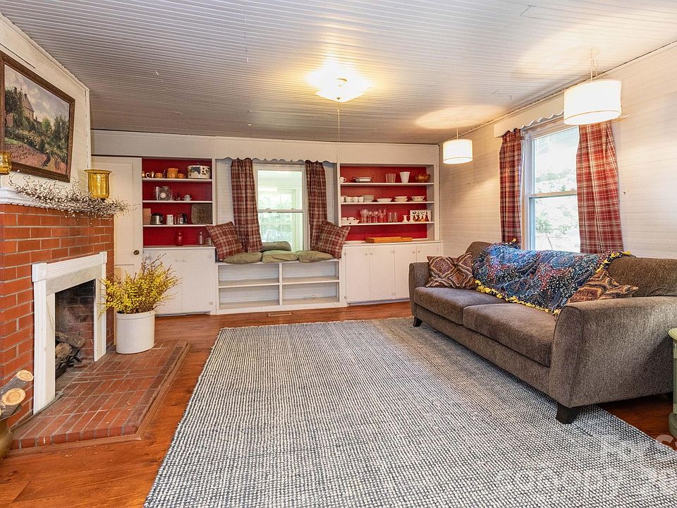25th image of 1492 Murray Rd