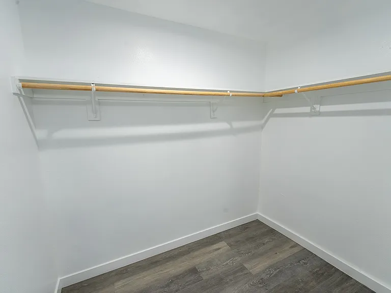 10374 Long Beach Blvd #1M — Photo 19