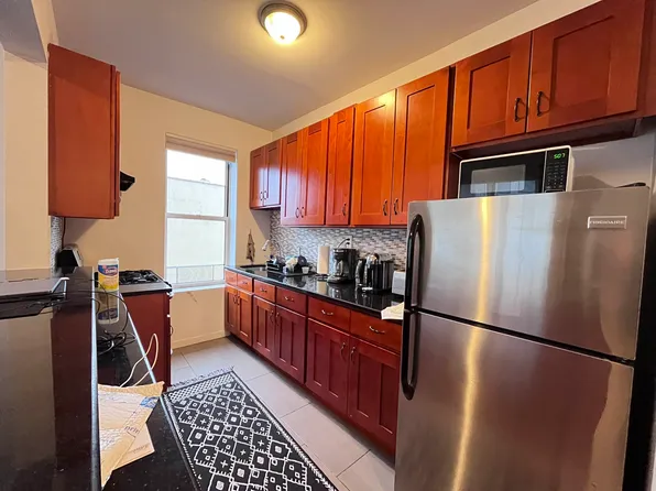 30-06 33rd Street image 1 of 7