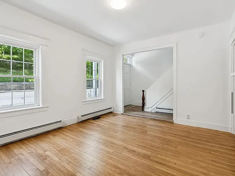1099 Washington St — Photo 9