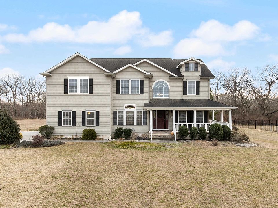 1st image of 7 Bottle Creek Dr