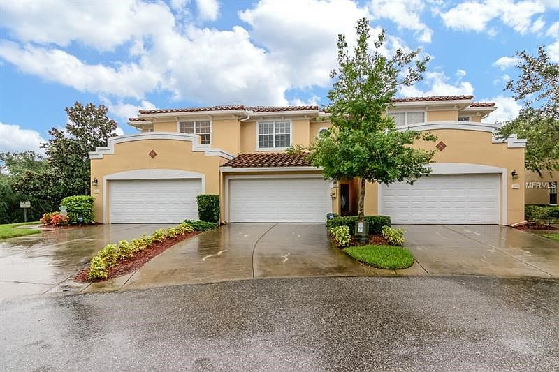 Welcome Home to 198 Valencia Cir. St. Petersburg, 33716!