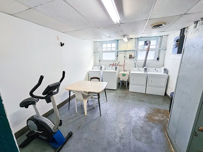 5819 E Washington St #10 — Photo 8