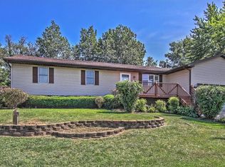 15 S Vine St, Hebron, IN 46341