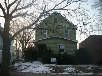 776 Atlantic St NE photo 1