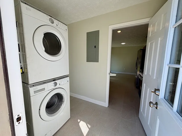 Laundry/Mudroom