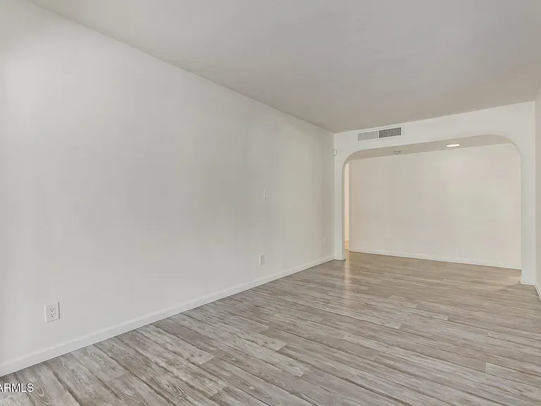 5401 E Exeter Blvd — Photo 9