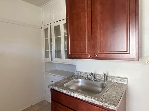 5th image of 6332 N Magnolia Ave #3W