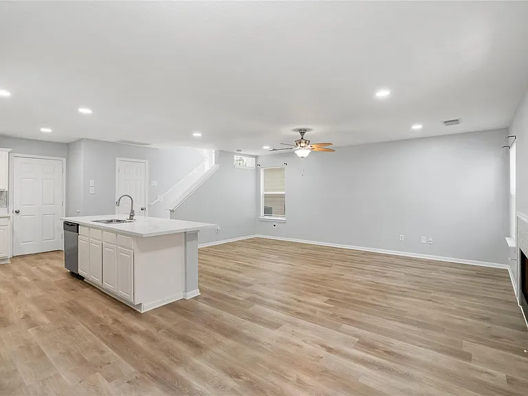 38 Walden Elms Cir — Photo 13