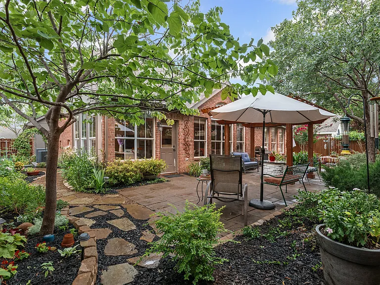1475 Applewood Dr — Photo 24