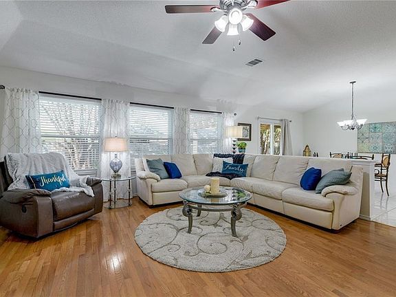 4th image of 1201 Boerne Dr