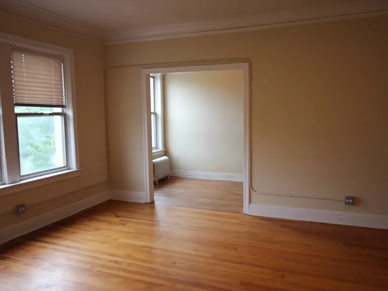 1206-10 W Granville Ave — Photo 2