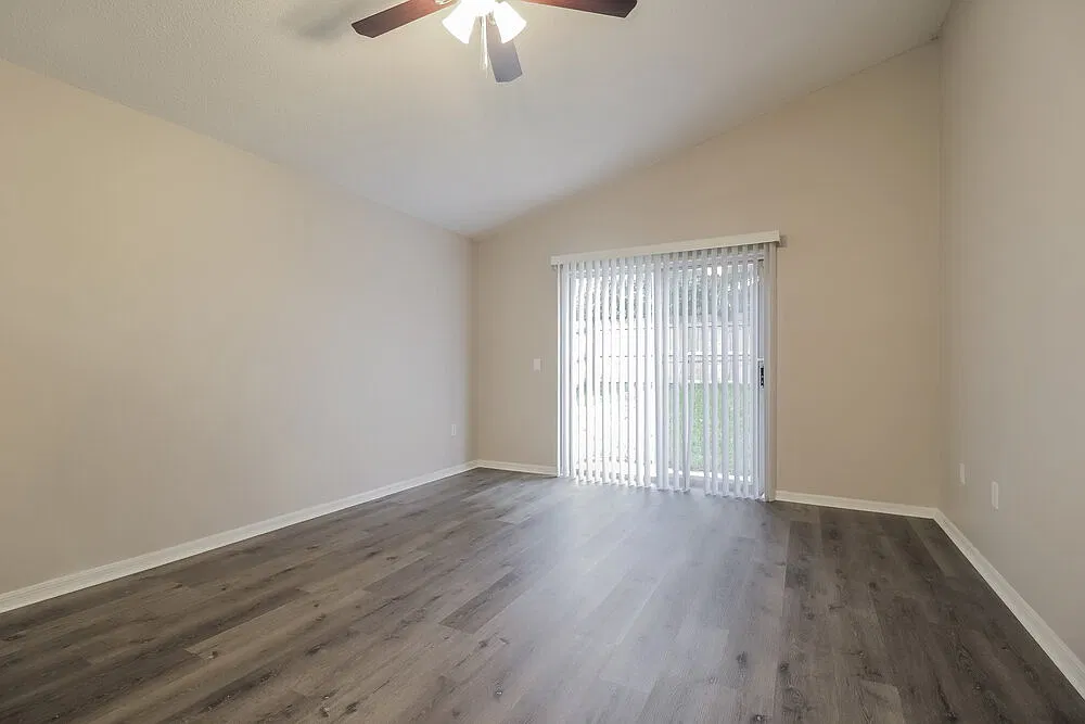 3 bed, 2.0 bath, 1579 sqft, $2,560 — Photo 3