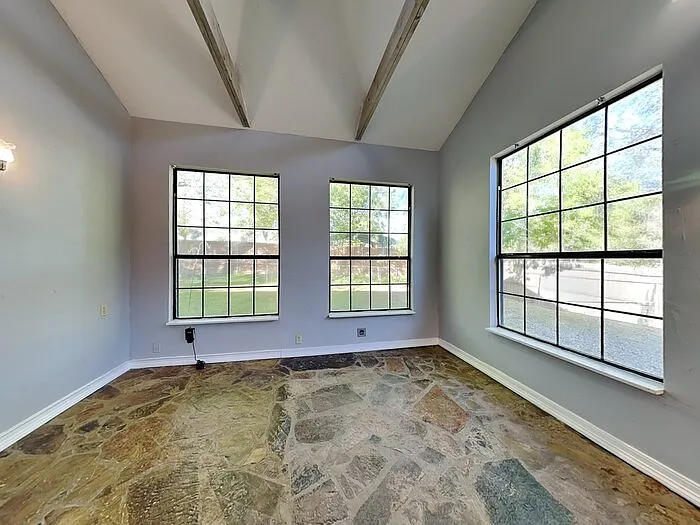 2621 Saturn Rd — Photo 15