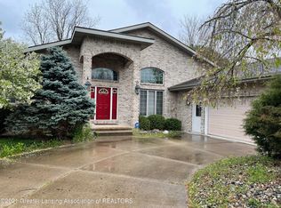 807 Oneida Woods Trl, Grand Ledge, MI