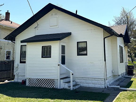 4th image of 1325 Campeau St