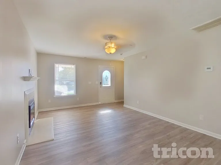 345 Hunslet Cir — Photo 3
