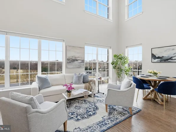 502 Diamondback Dr #204, Gaithersburg, MD 20878