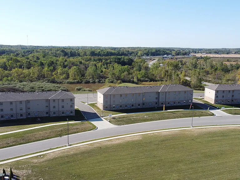 Crossroads Place Apartments — Photo 84