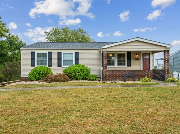 125 Mohawk Dr, Greensburg, PA 15601